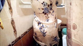 Anteprima Del Video: GloryHole Casalingo In Bagno